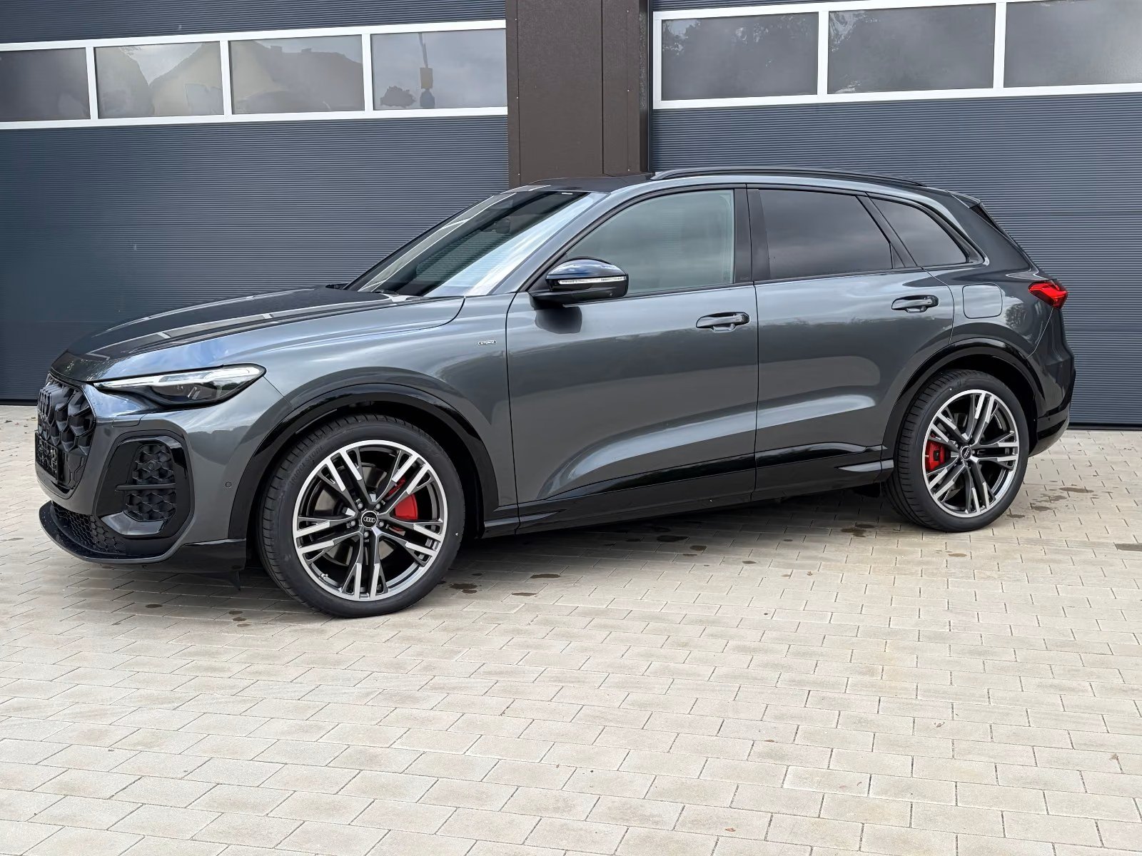 Audi Q5 SUV e-hybrid 3