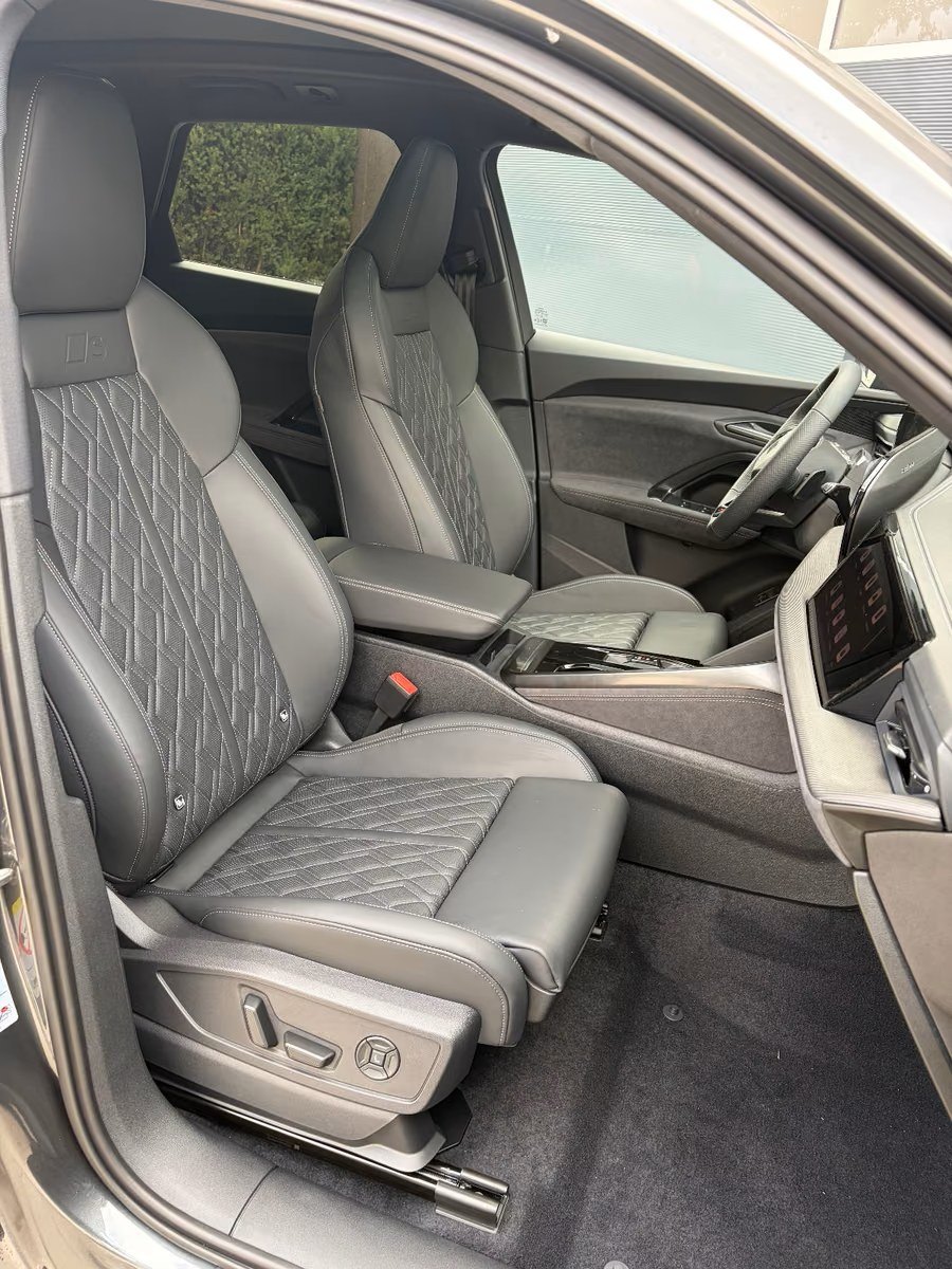 Audi Q5 SUV e-hybrid 9