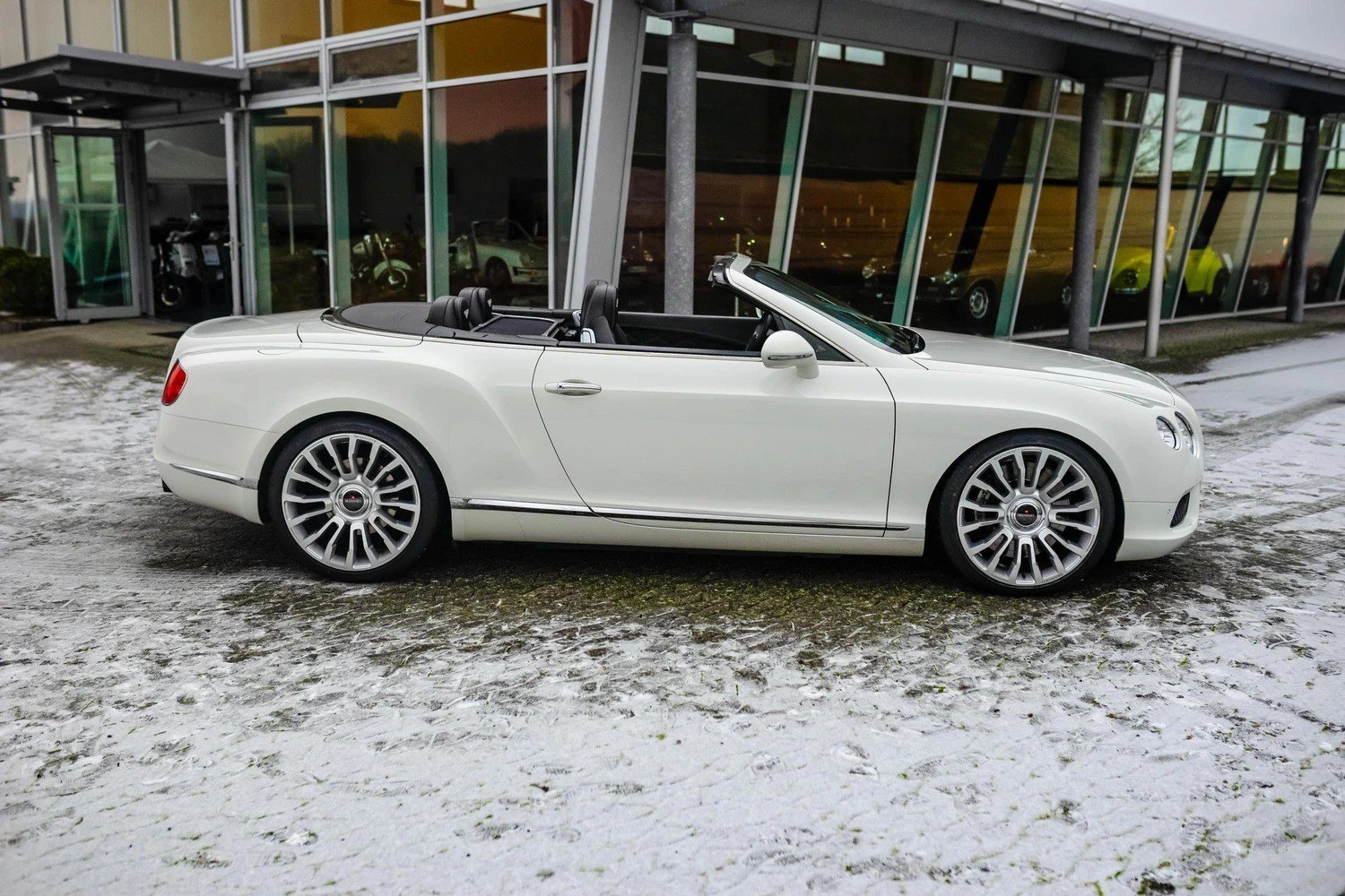 Bentley Continental GTC 4