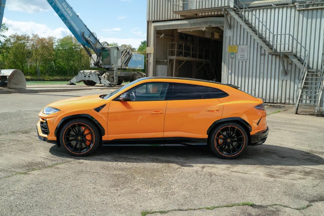 Lamborghini Urus 3