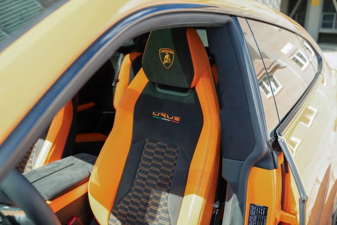 Lamborghini Urus 8