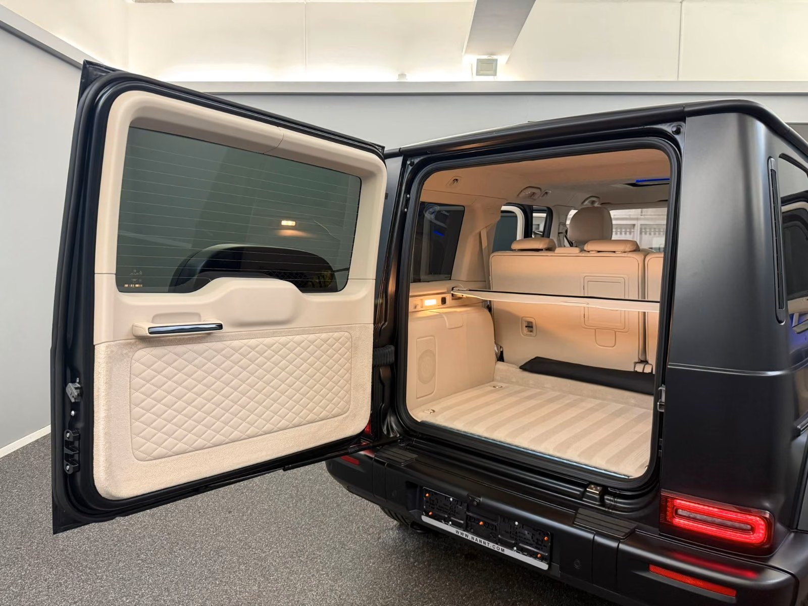 Mercedes-Benz G 580 EQ 13