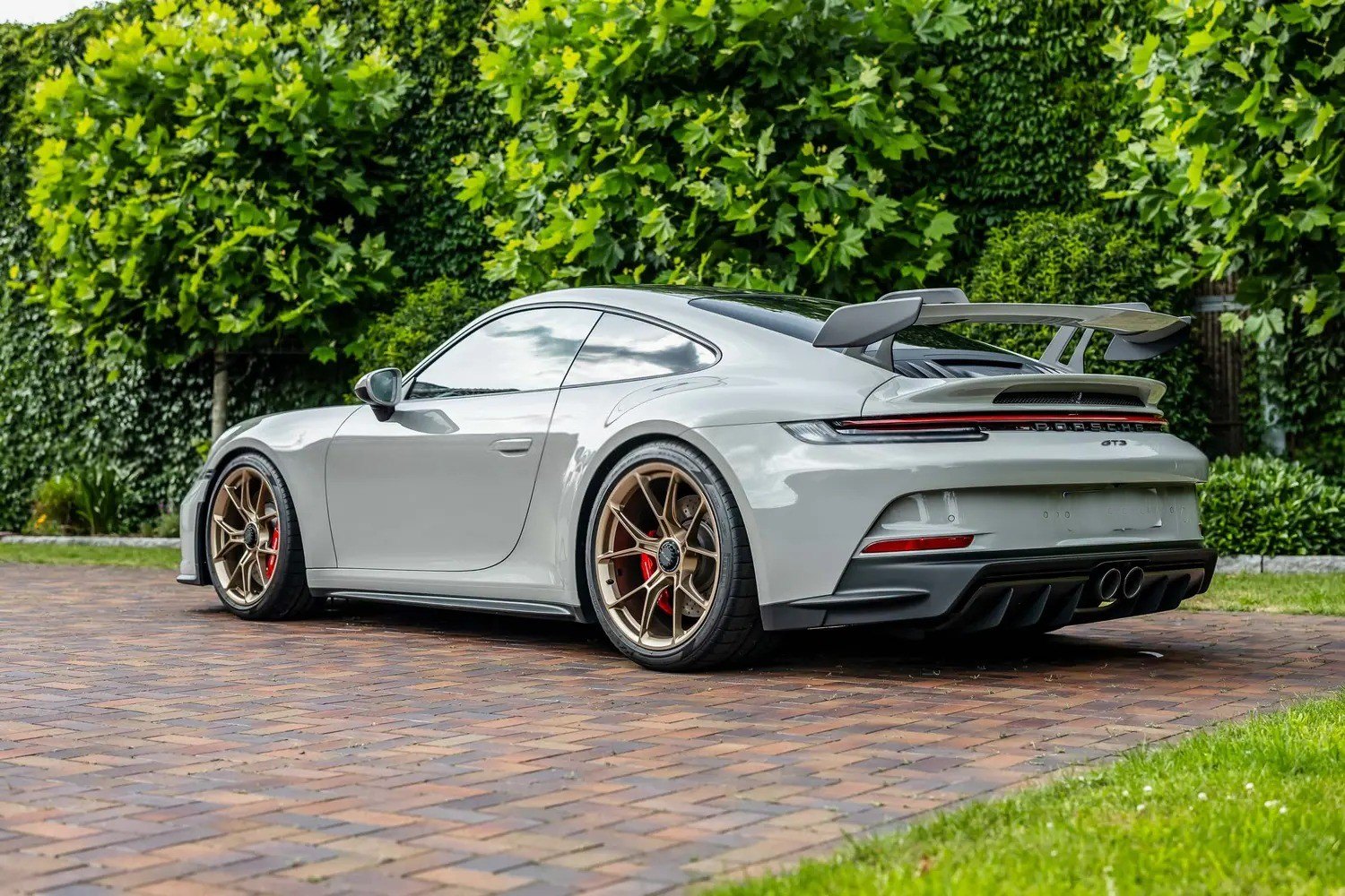 Porsche 911 992 GT3 4