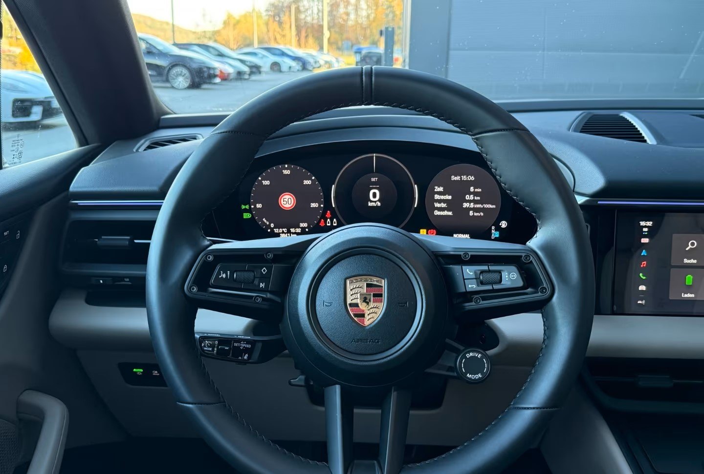 Porsche Macan 8